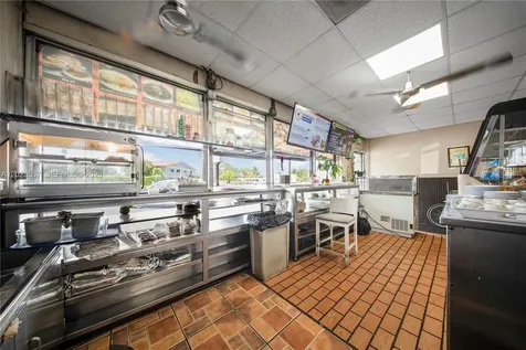 652 East 9th Street Hialeah FL 33010