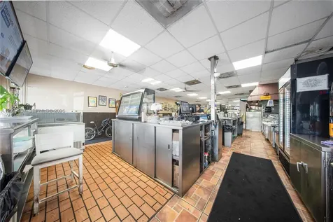 652 East 9th Street Hialeah FL 33010