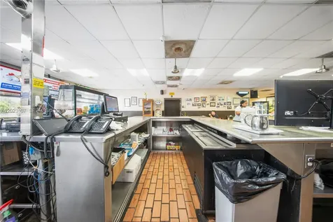 652 East 9th Street Hialeah FL 33010