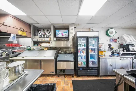 652 East 9th Street Hialeah FL 33010
