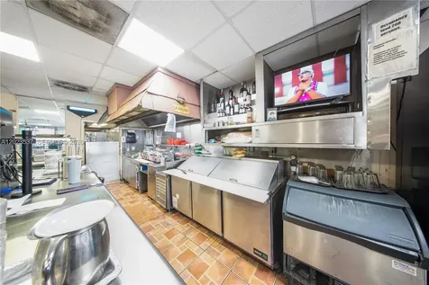 652 East 9th Street Hialeah FL 33010