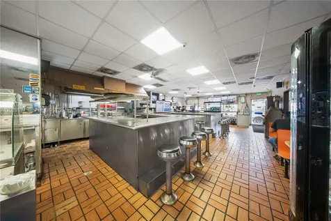 652 East 9th Street Hialeah FL 33010