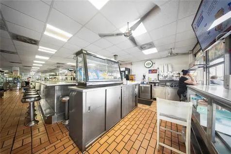 652 East 9th Street Hialeah FL 33010