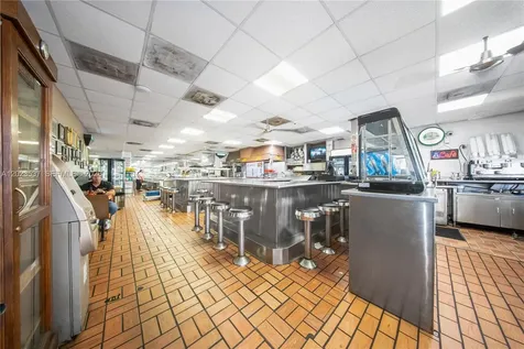 652 East 9th Street Hialeah FL 33010