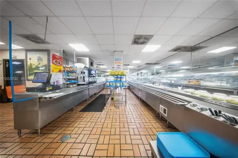 652 East 9th Street Hialeah FL 33010