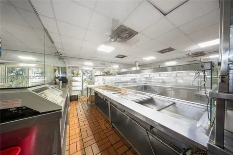 652 East 9th Street Hialeah FL 33010