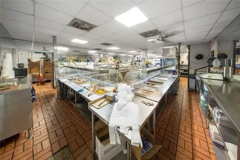 652 East 9th Street Hialeah FL 33010