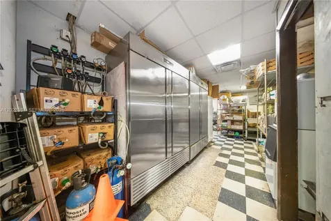 652 East 9th Street Hialeah FL 33010