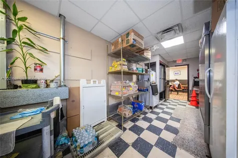 652 East 9th Street Hialeah FL 33010