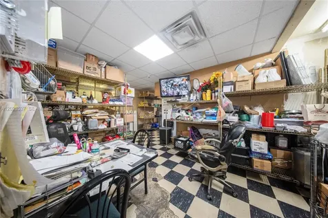 652 East 9th Street Hialeah FL 33010