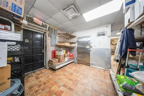 652 East 9th Street Hialeah FL 33010
