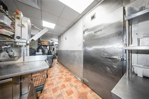652 East 9th Street Hialeah FL 33010