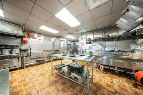 652 East 9th Street Hialeah FL 33010