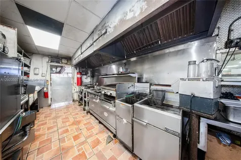 652 East 9th Street Hialeah FL 33010
