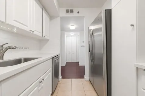 2642 Collins Avenue Miami Beach FL 33140