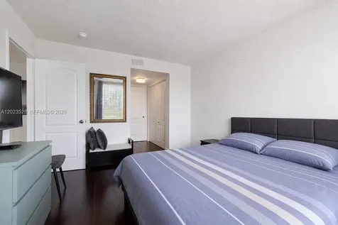 2642 Collins Avenue Miami Beach FL 33140