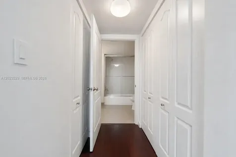 2642 Collins Avenue Miami Beach FL 33140