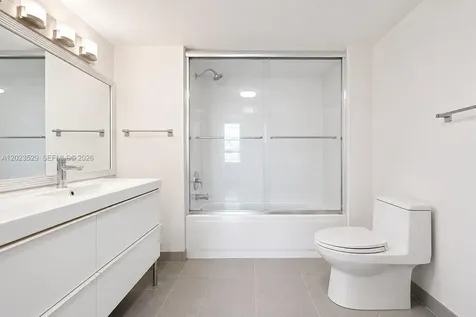 2642 Collins Avenue Miami Beach FL 33140