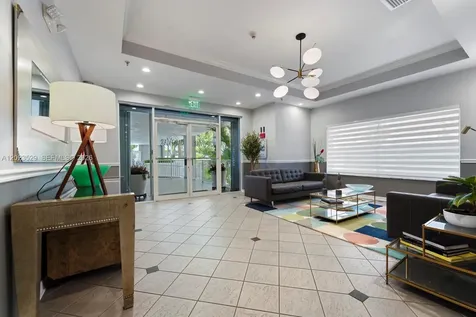 2642 Collins Avenue Miami Beach FL 33140