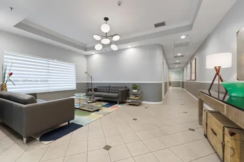 2642 Collins Avenue Miami Beach FL 33140