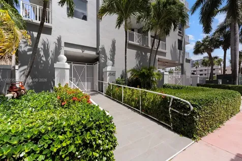 2642 Collins Avenue Miami Beach FL 33140