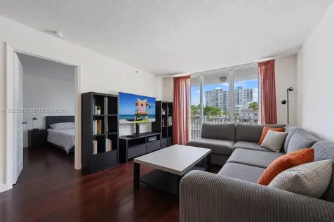 2642 Collins Avenue Miami Beach FL 33140