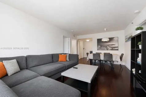 2642 Collins Avenue Miami Beach FL 33140