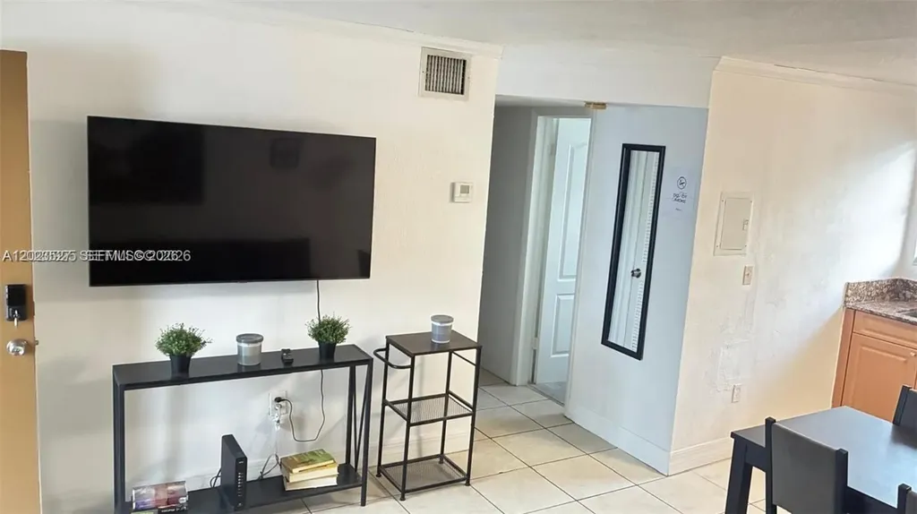 427 SW 6th Street Miami FL 33130