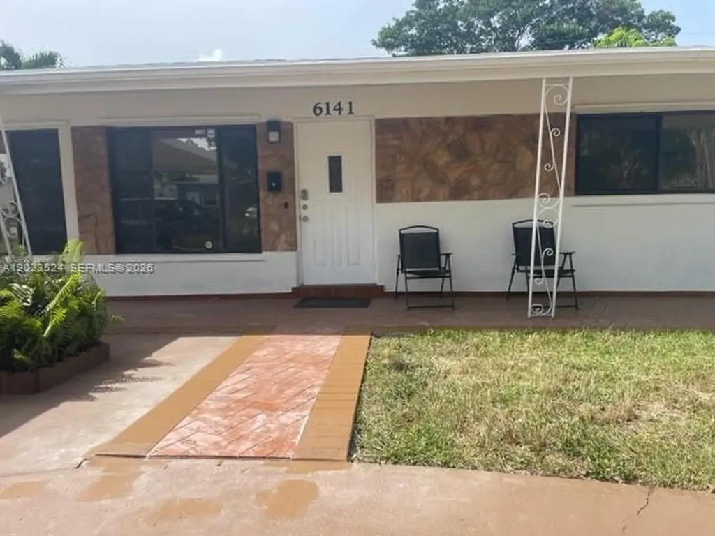 6141 Wiley Street Hollywood FL 33023