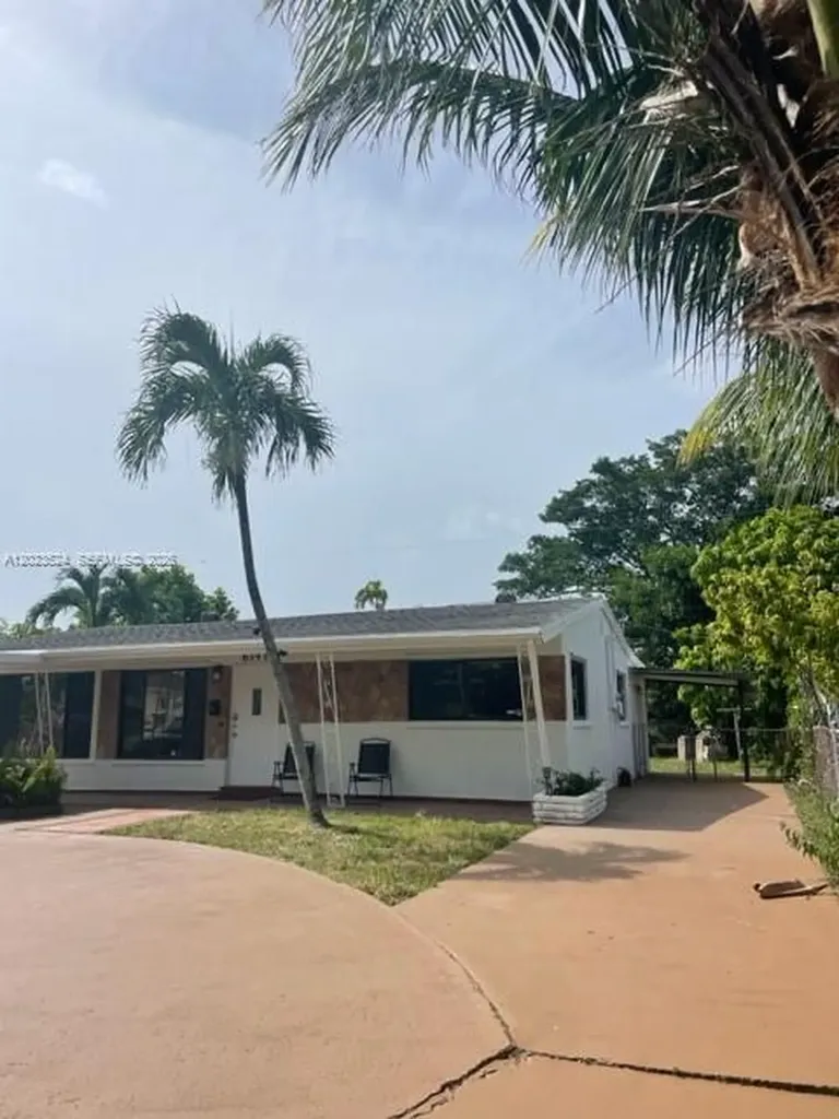 6141 Wiley Street Hollywood FL 33023