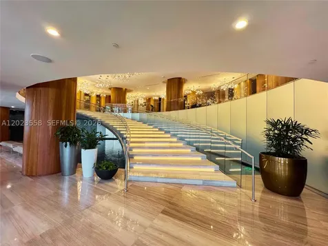 488 NE 18th Street Miami FL 33132