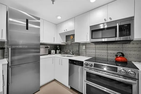 2401 Collins Avenue Miami Beach FL 33140