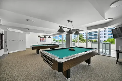 2401 Collins Avenue Miami Beach FL 33140