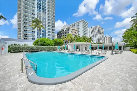 2401 Collins Avenue Miami Beach FL 33140