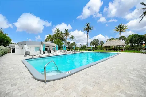 2401 Collins Avenue Miami Beach FL 33140