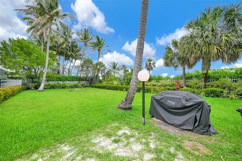2401 Collins Avenue Miami Beach FL 33140