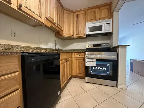 8650 SW 67th Avenue Pinecrest FL 33143