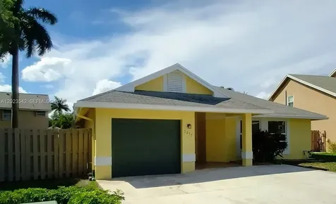 3277 NW 123rd Avenue Sunrise FL 33323