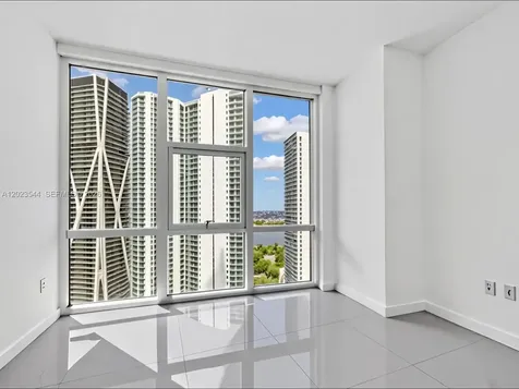 851 NE 1st Avenue Miami FL 33132