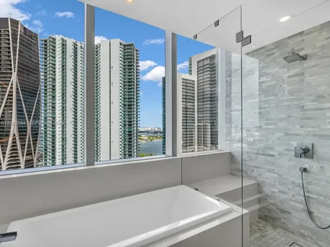 851 NE 1st Avenue Miami FL 33132