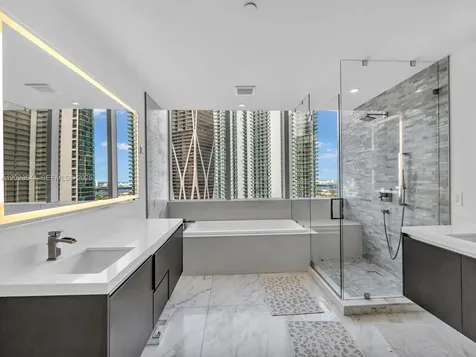 851 NE 1st Avenue Miami FL 33132