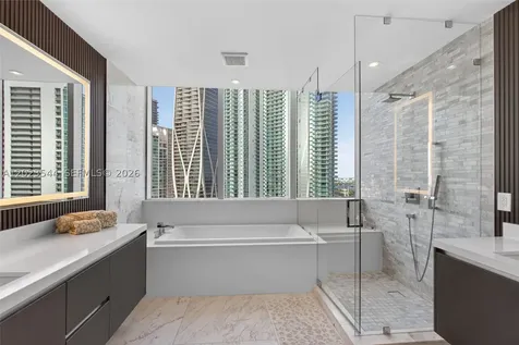 851 NE 1st Avenue Miami FL 33132