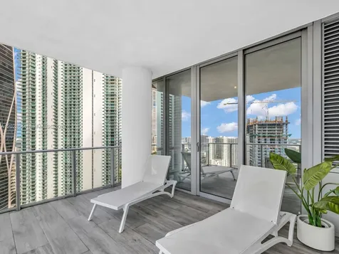 851 NE 1st Avenue Miami FL 33132