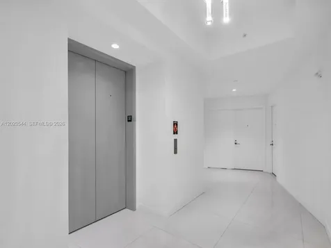 851 NE 1st Avenue Miami FL 33132