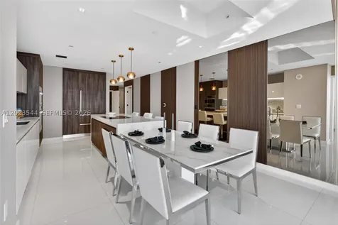 851 NE 1st Avenue Miami FL 33132