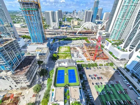 851 NE 1st Avenue Miami FL 33132