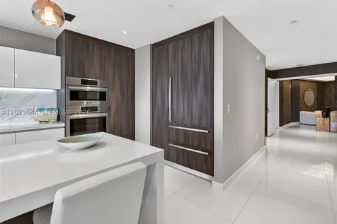 851 NE 1st Avenue Miami FL 33132