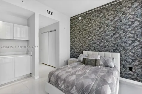 851 NE 1st Avenue Miami FL 33132