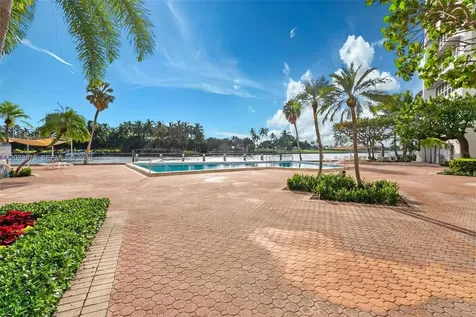 9102 W Bay Harbor Drive Bay Harbor Islands FL 33154