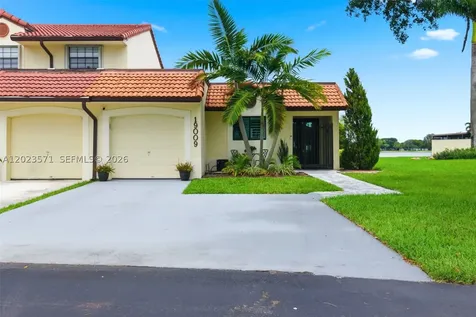 19009 NW 64th Court Hialeah FL 33015